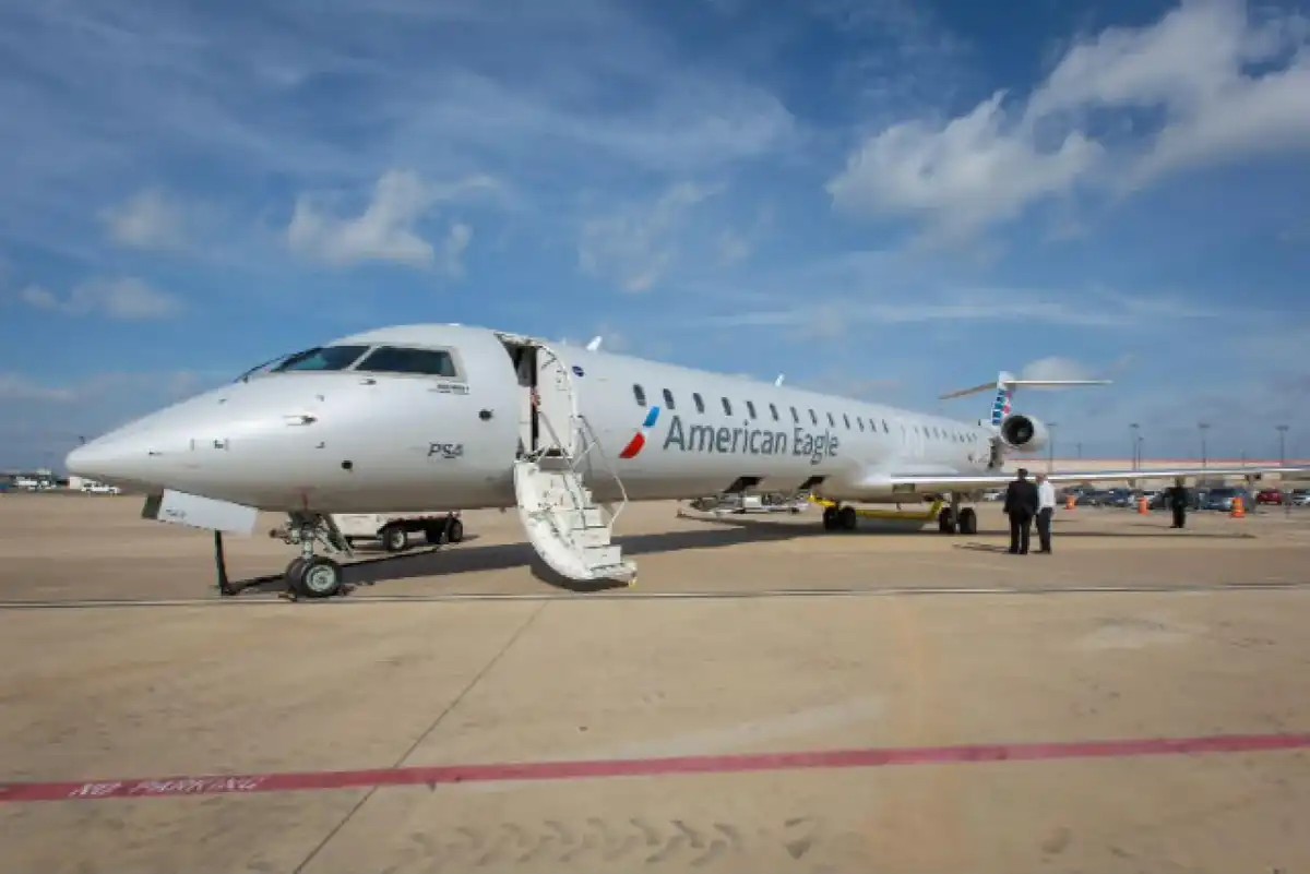 CRJ900 - Czy to idealny samolot na Twój city break?