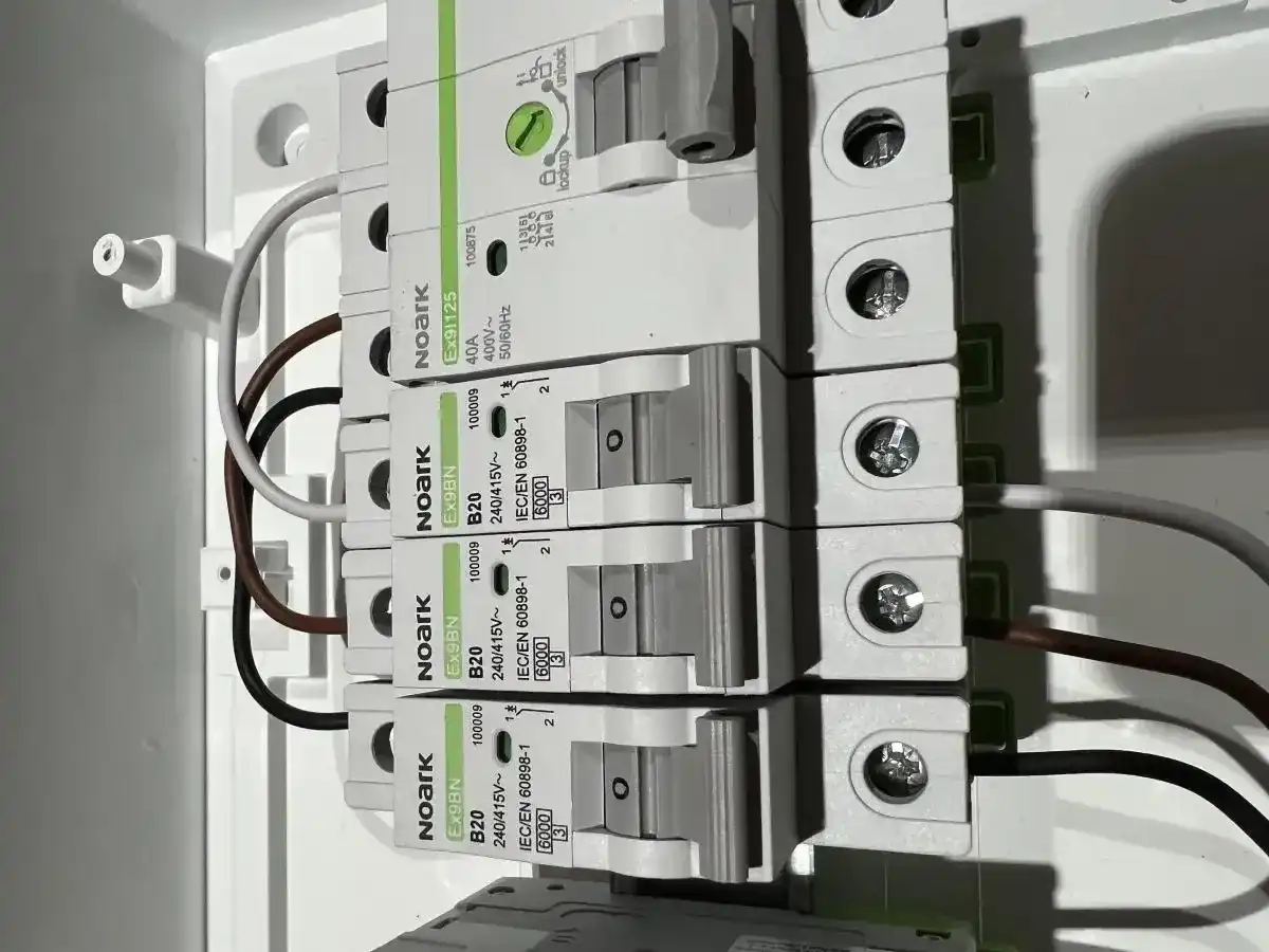 Przewód elektryczny od środka - jak dobrać go bezpiecznie?