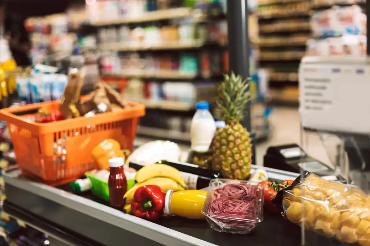 FMCG co to jest? Poznaj rynek, produkty i zasady działania