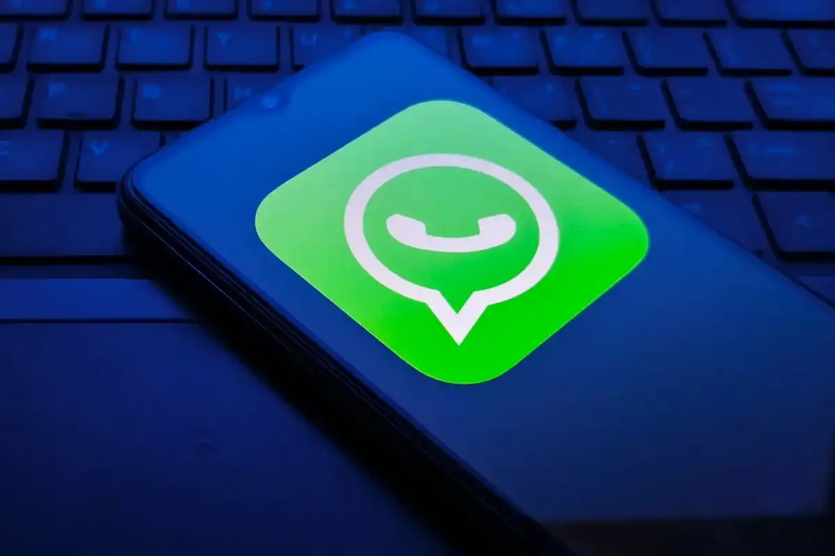 WhatsApp nie działa? Sprawdź, czy to awaria, czy Twój telefon
