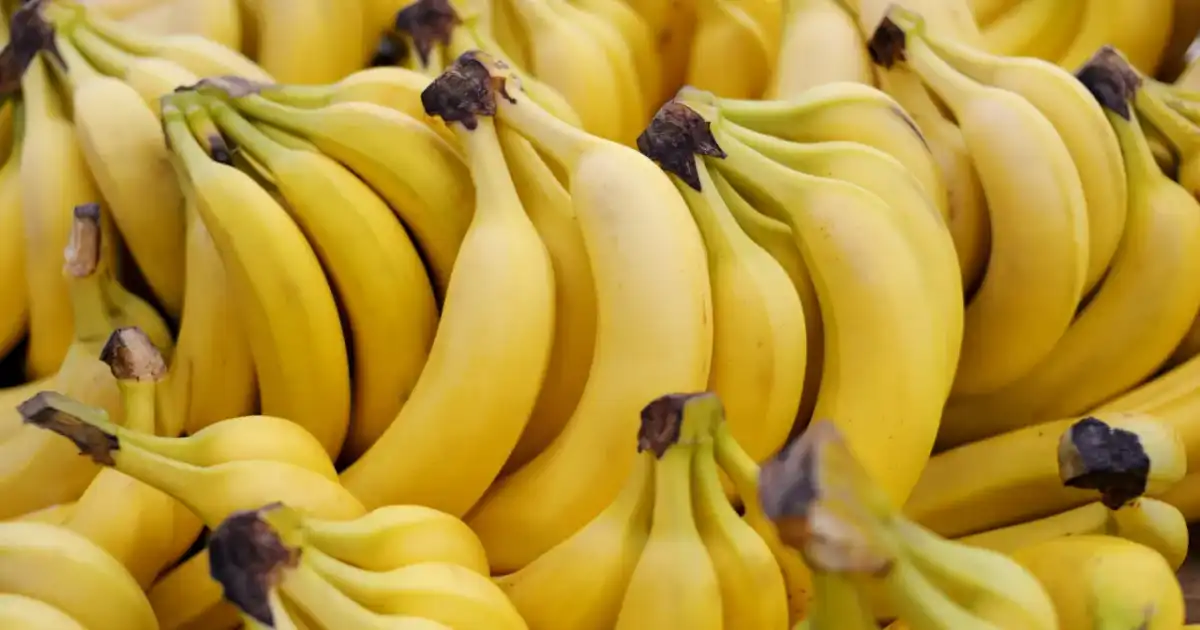 Ile węglowodanów ma banan? Sprawdź fakty i wpływ na dietę