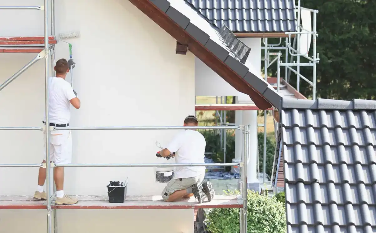 Farba wodna - Jak wybrać do ścian, sufitów i elewacji?