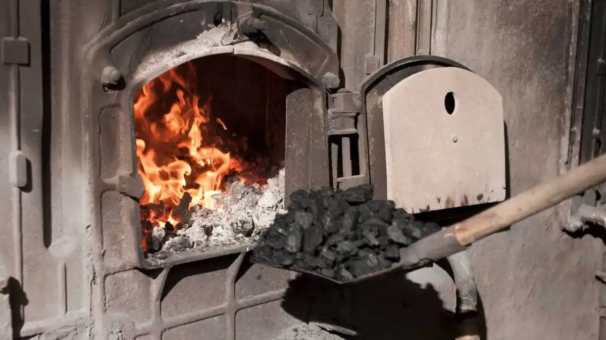 Fachowiec od pieca: Jak wybrać, ile kosztuje i kiedy go wezwać?