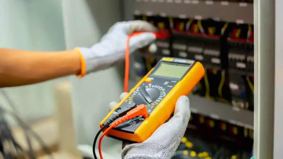 Pomiary elektryczne - Ile kosztują i jak nie przepłacić?