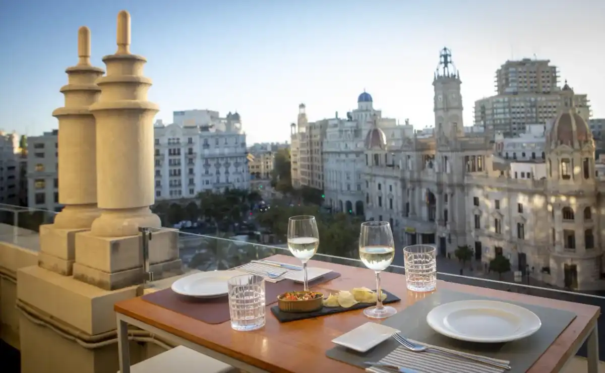 Atenea Sky en València - guía del rooftop con vistas 360