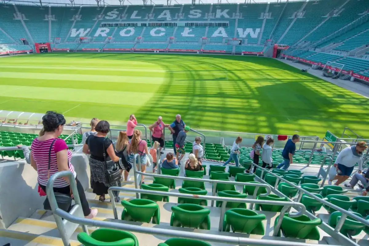 Pilczyce Wrocław - Spokojny spacer, zieleń i stadion