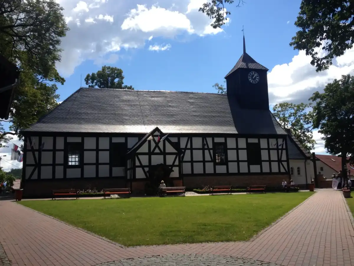Sianowo - Skąd bierze się fenomen kultu Królowej Kaszub?