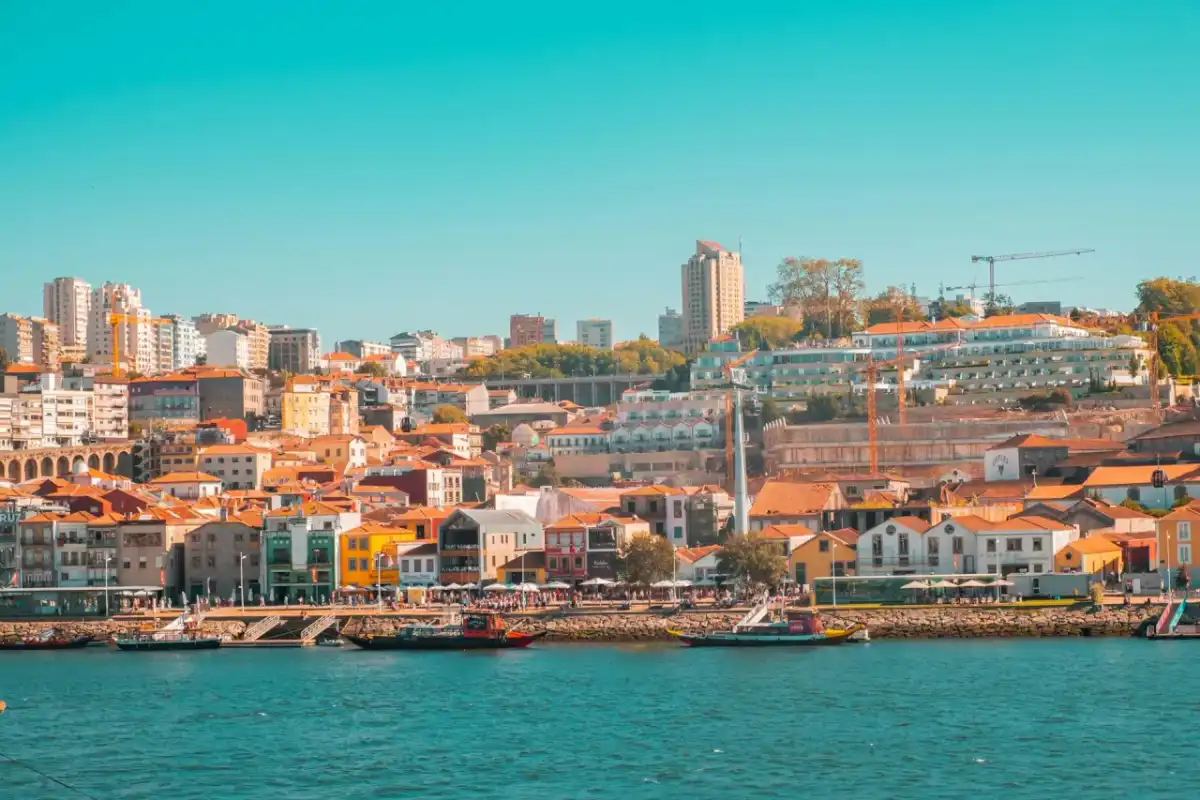 Porto czy Lizbona? Wybierz idealny city break w Portugalii!