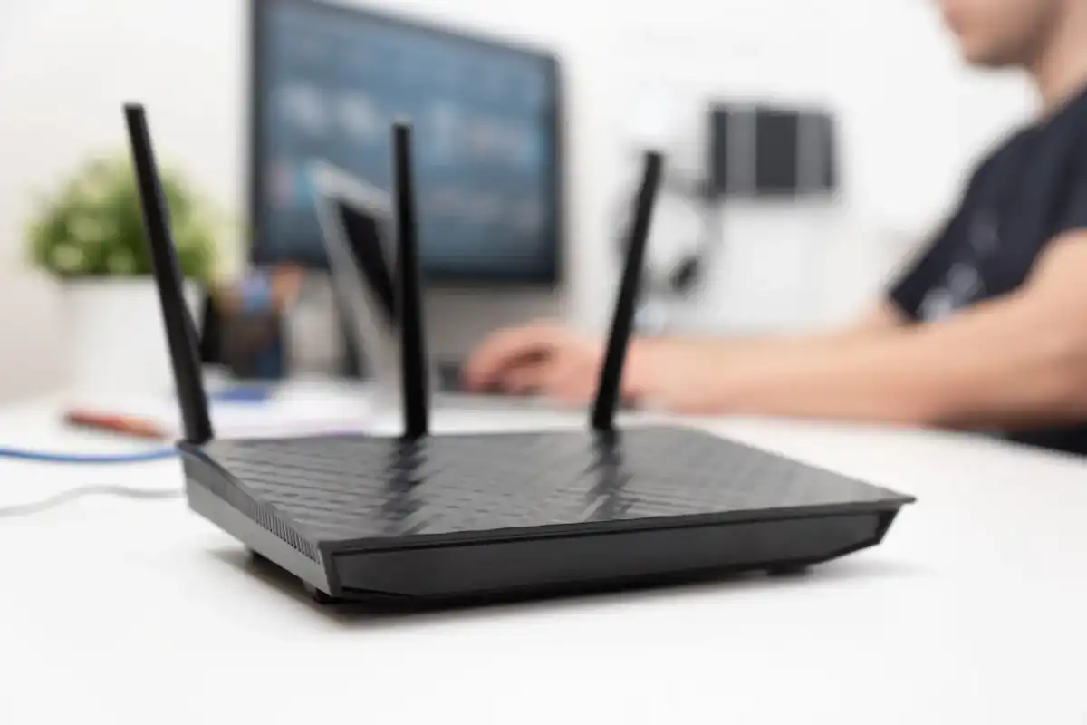 Internet w telefonie bez karty SIM? Tak, ale... Sprawdź jak!