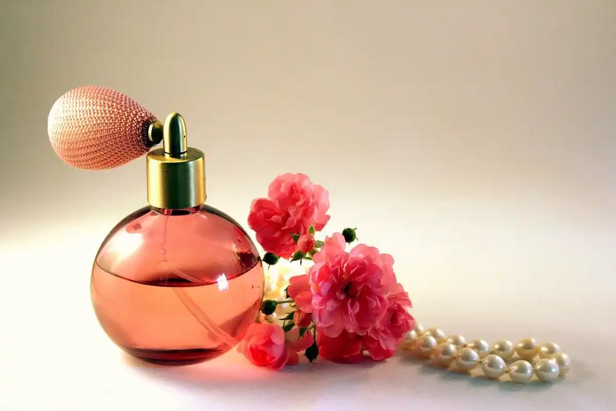Almizcle en perfumería - qué es y cómo elegir uno que te funcione