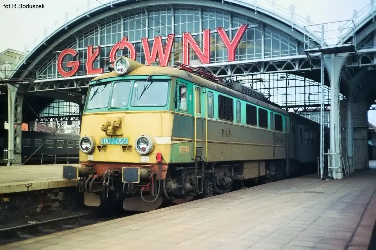 Lokomotywa EP07 - Dlaczego wciąż jeździ?