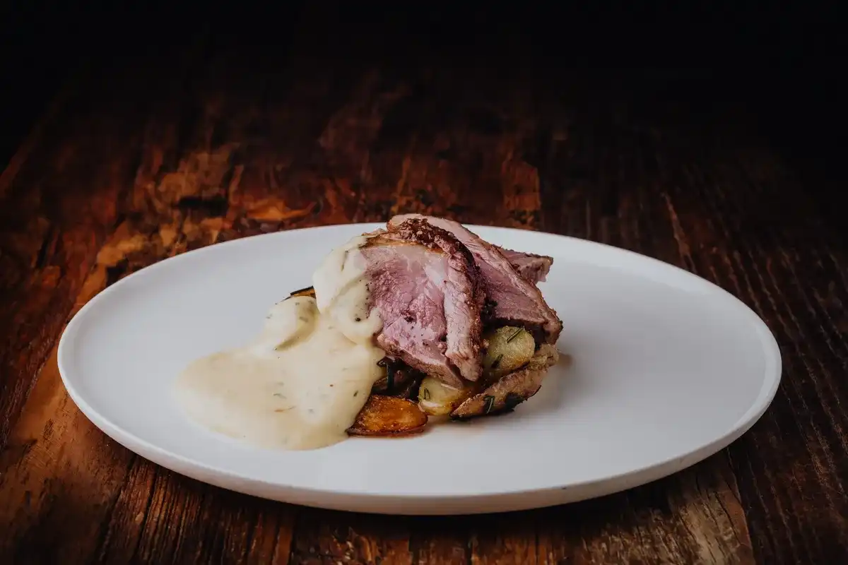 Gigot d'agneau au four - réussir une viande tendre et rosée