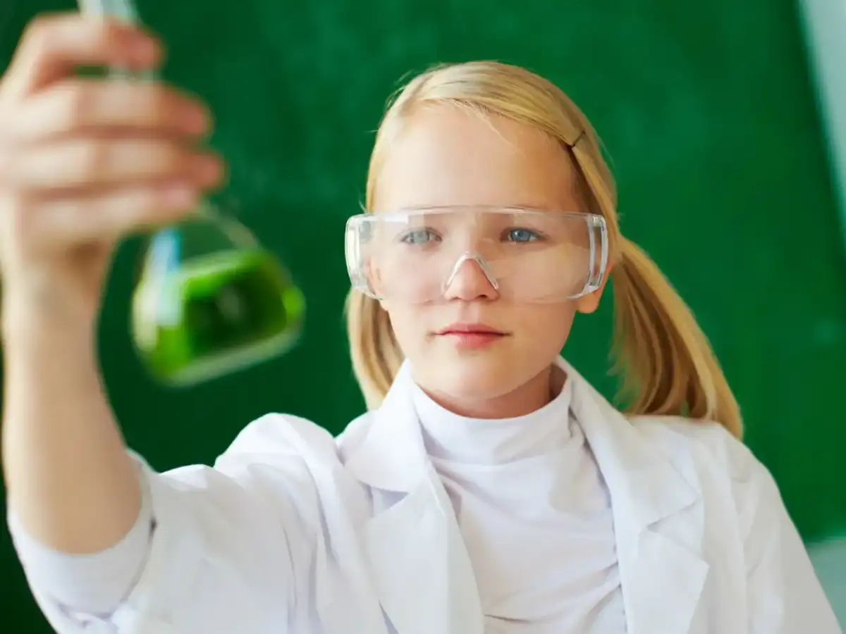 Bezpieczeństwo na chemii - Jak unikać wypadków w pracowni?