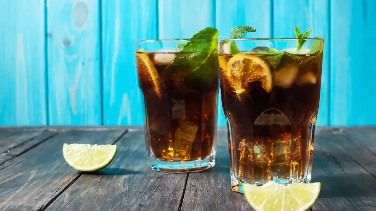 Daiquiri z ciemnym rumem? Sprawdź, jak zmieni smak i czy warto!