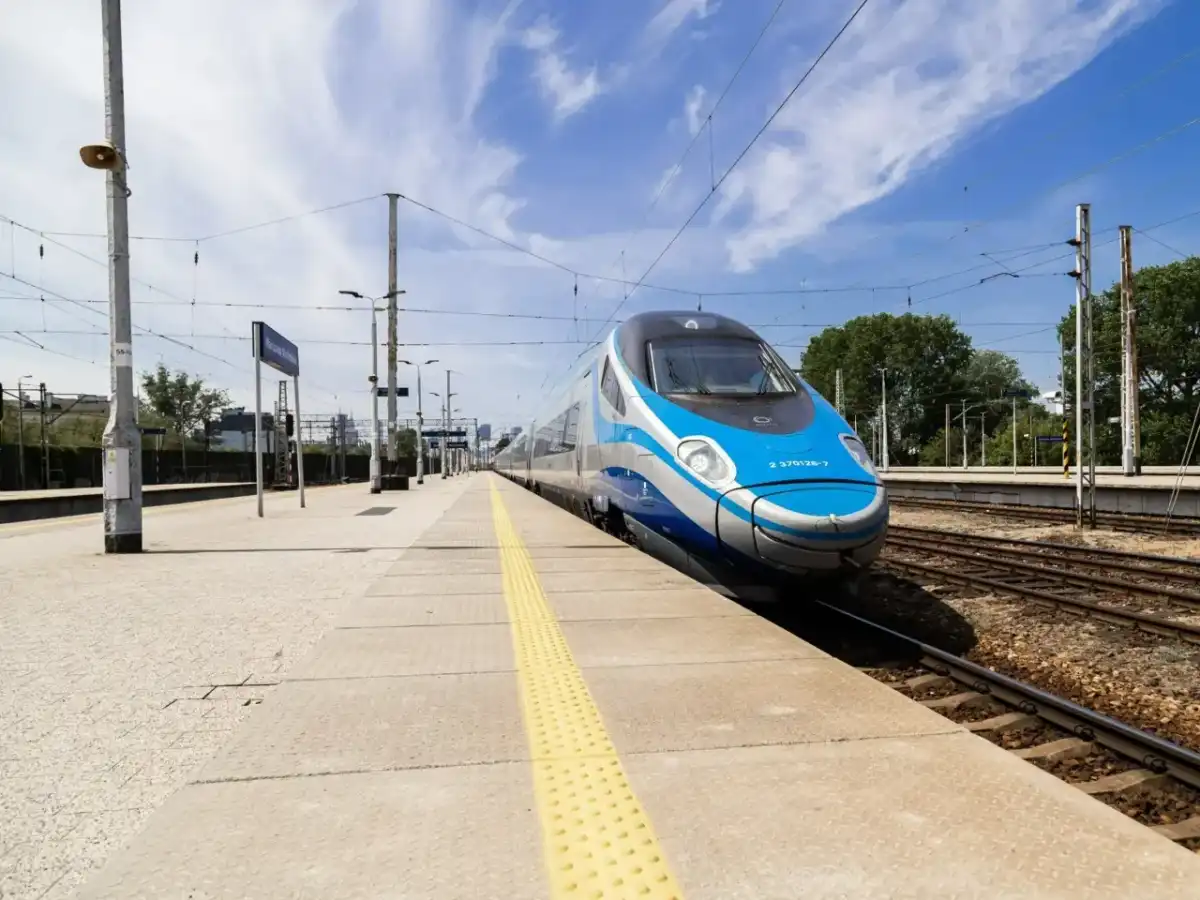 Pendolino Katowice-Kołobrzeg - jak kupić bilet i nie przepłacić?