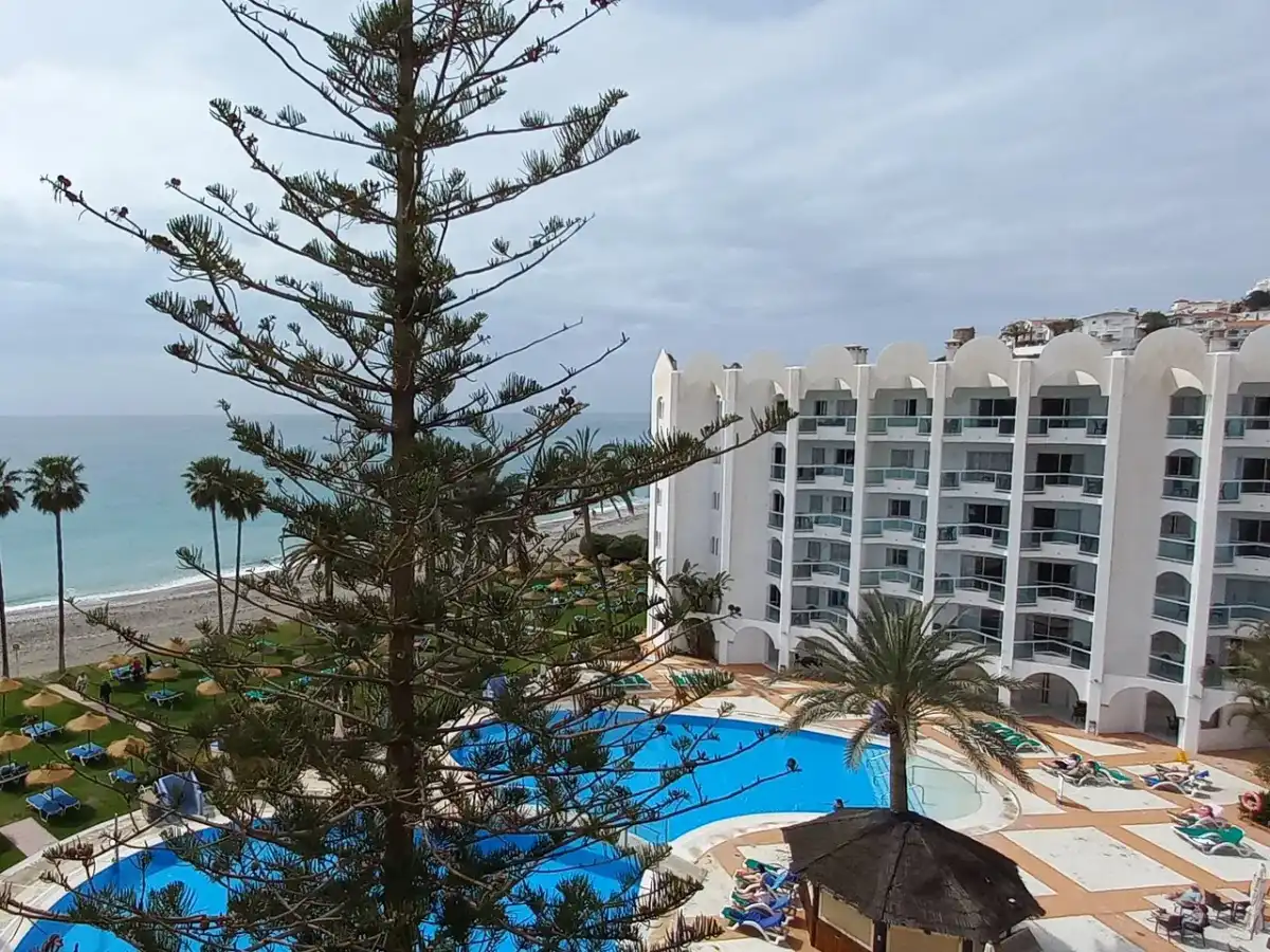 Ona Marinas de Nerja, ¿merece la pena dormir frente al mar?