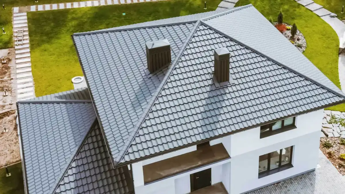 Dach dwuspadowy łamany - co warto wiedzieć przed budową?