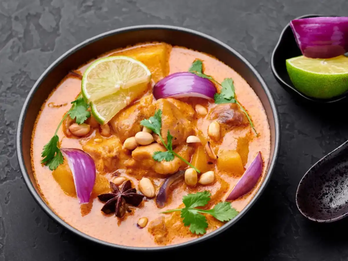Curry w kuchni - właściwości, skład i zastosowanie