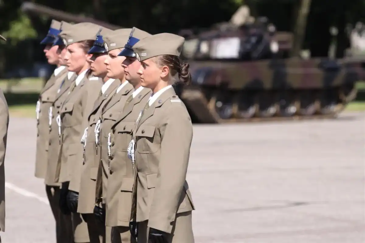 Żołnierz zawodowy - zarobki, wymagania, codzienna służba. Czy to dla Ciebie?