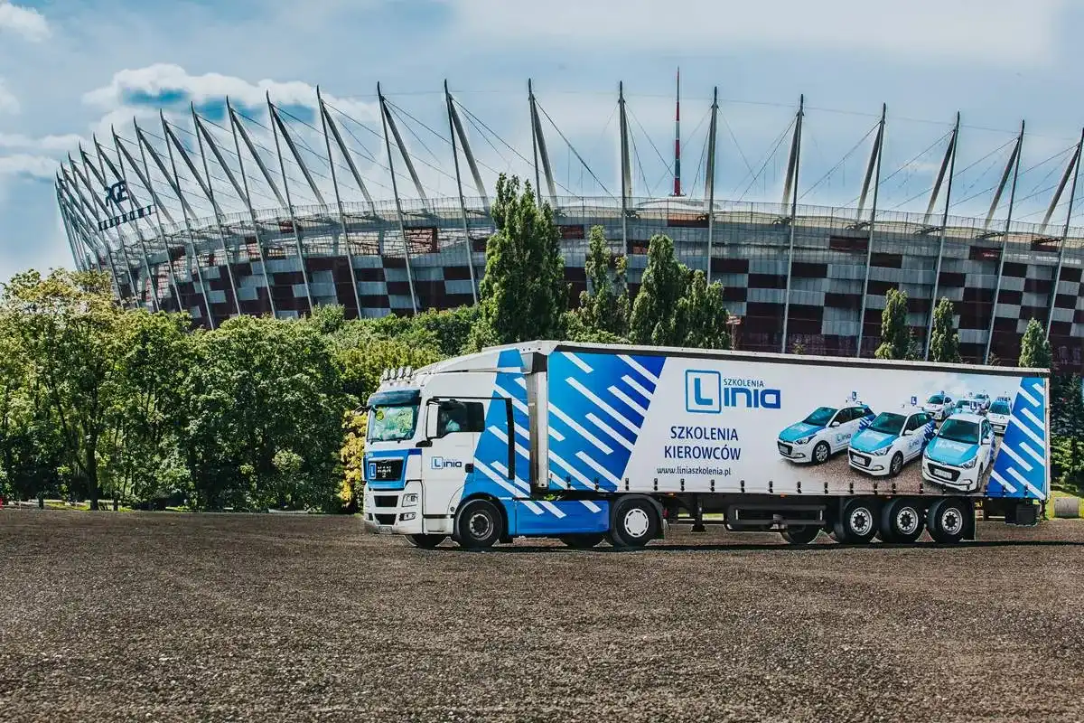 Prawo jazdy na tira - C, C+E i kod 95: Kompletny poradnik