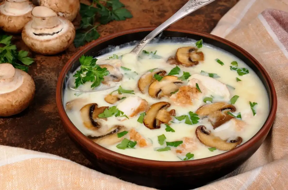 Zupa pieczarkowa - przepis babci? Zrób ją idealnie za pierwszym razem!