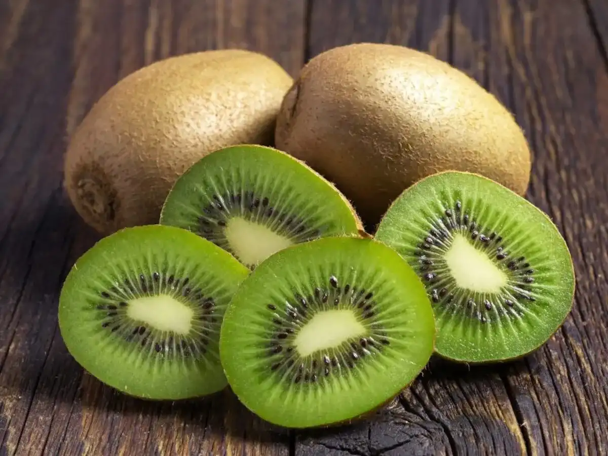 Kiwi a refluks: Czy możesz je jeść? Poznaj fakty