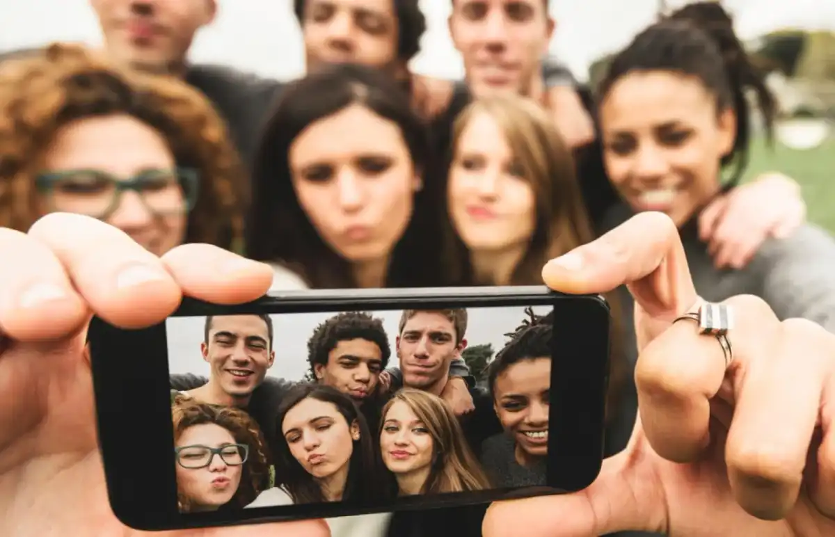 Pokolenia: Baby Boomers, Milenialsi, Gen Z - Jak je rozumieć?