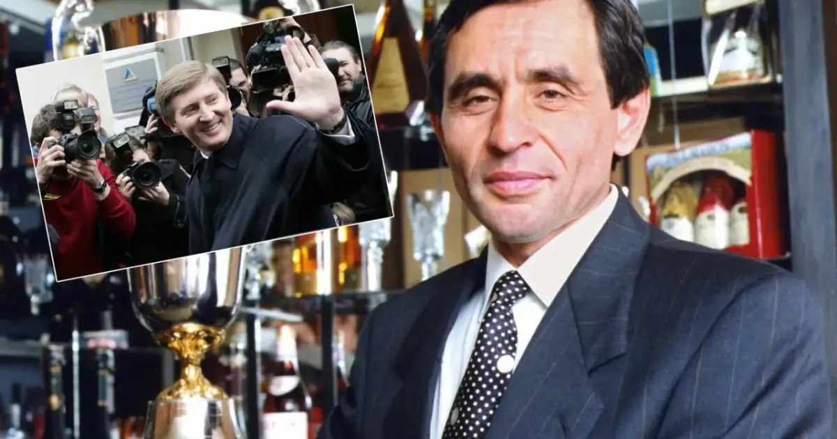 Rinat Achmetow, właściciel Szachtara Donieck, pozdrawia fotoreporterów.