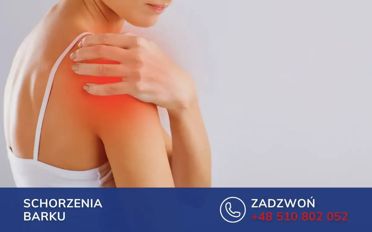 Kobieta z bólem ramienia, objawem zespołu trzaskającej łopatki. Skontaktuj się w sprawie schorzeń barku.