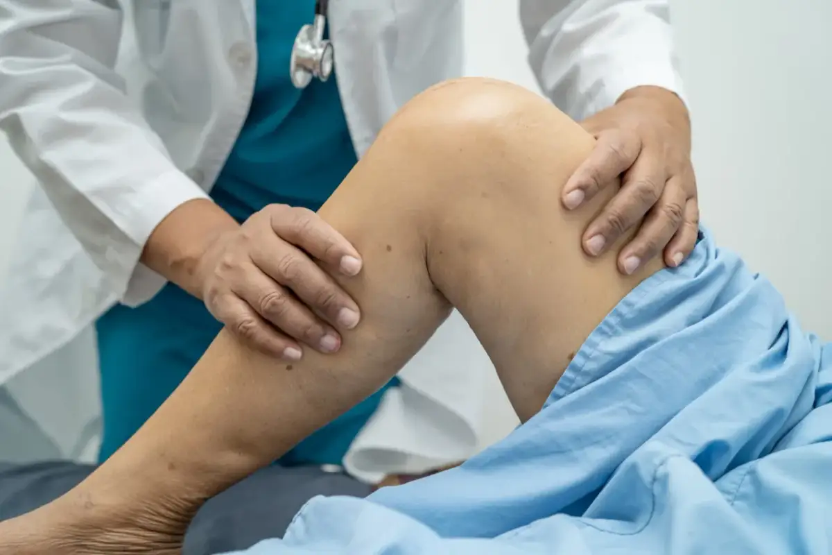 Fizjoterapia czy rehabilitacja? Zrozum różnice i wybierz specjalistę