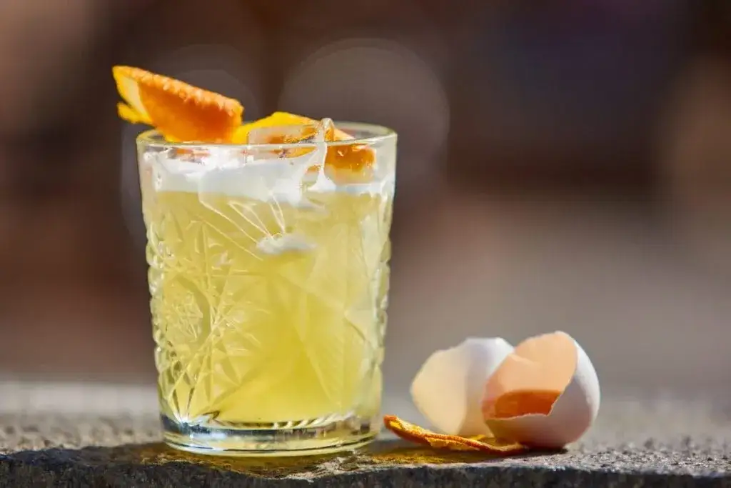 Jak przygotować idealny drink sour: przepis, składniki i historia
