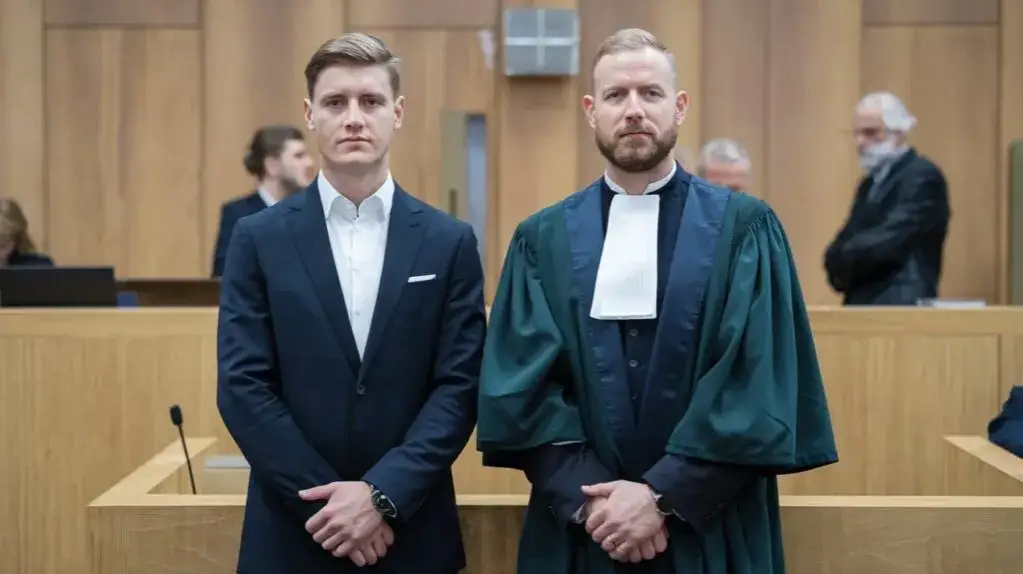 Prawnik czy adwokat? Kluczowe różnice i kiedy kogo wybrać
