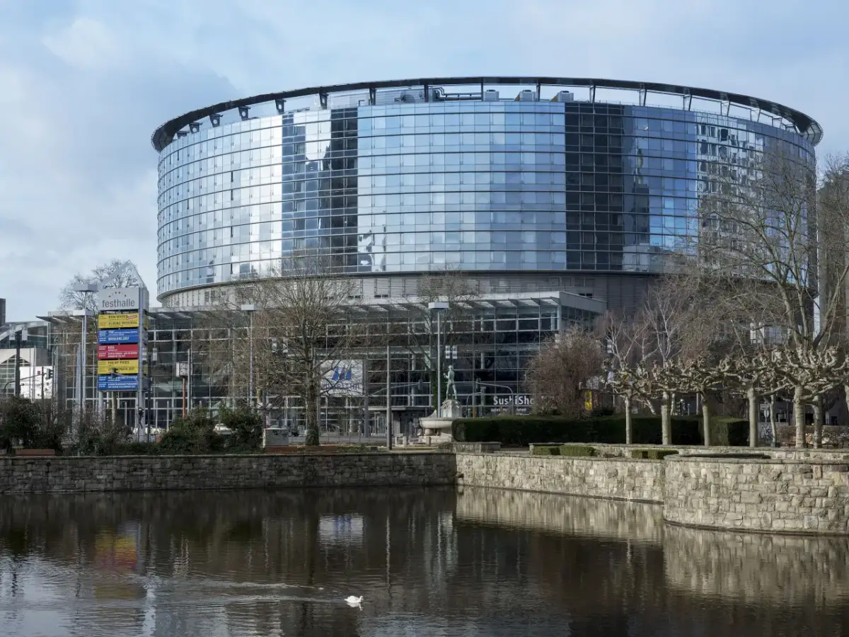 Maritim Hotel Frankfurt: Top-Lage, Messe-Zugang & Skyline-Blick