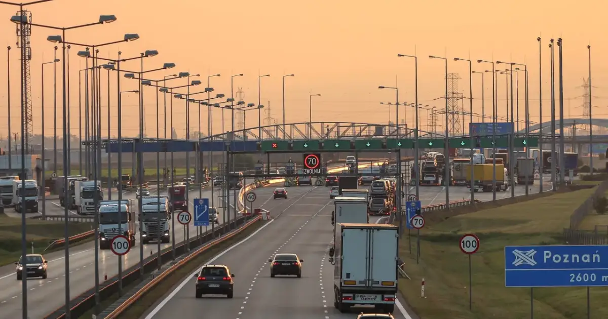 Autostrada: Poznaj zasady, uniknij mandatu i jedź bezpiecznie