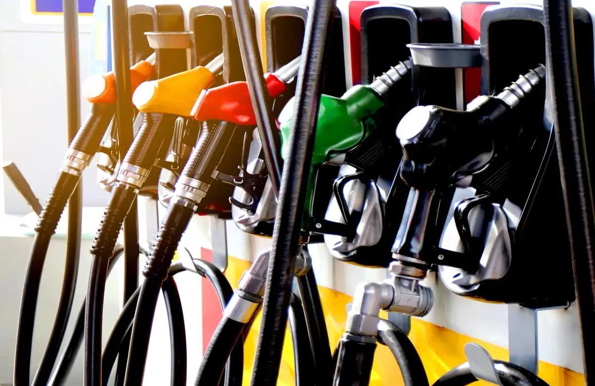 Ile kosztuje diesel w lutym 2026? Prognozy i sposoby na oszczędność.