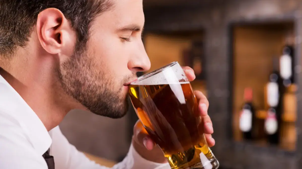 Czy piwo szkodzi na hemoroidy? Sprawdź, jak alkohol wpływa na zdrowie