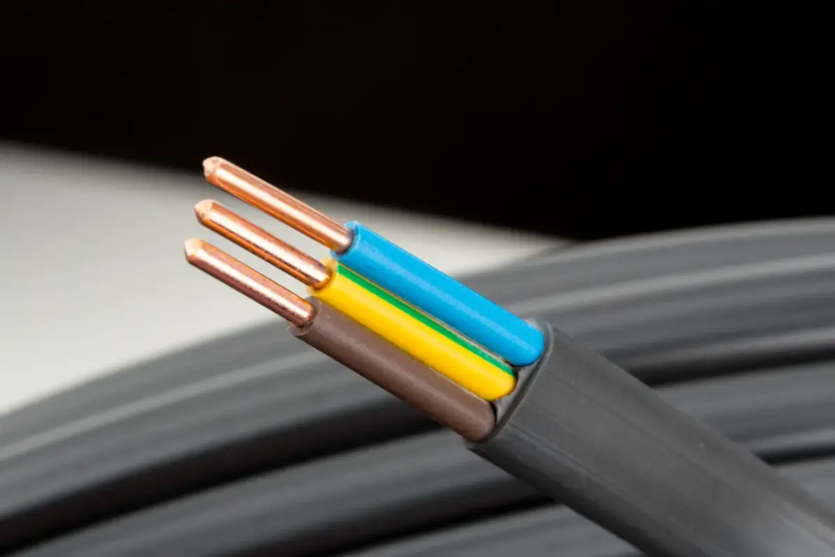 Skuteczna naprawa wiązki elektrycznej w samochodzie - uniknij kosztów