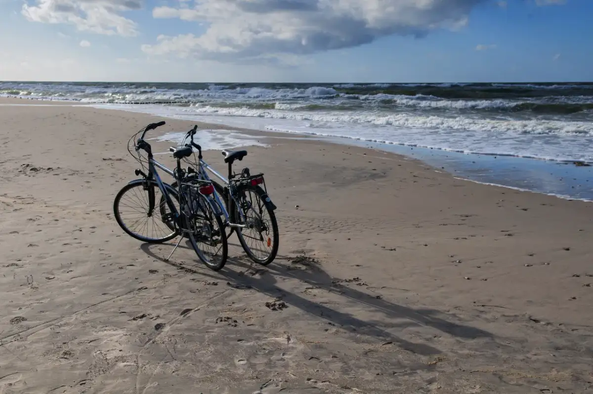 Zaplanuj trasę rowerową R-10: Przewodnik po polskim wybrzeżu