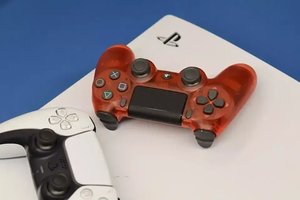 Czy pad od PS4 pasuje do PS5? Odkryj ograniczenia i różnice