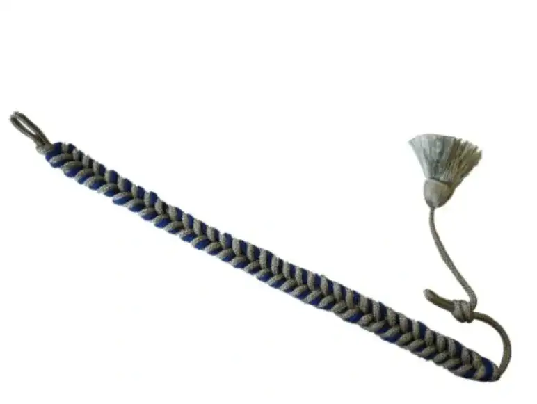 Jak założyć sznur do munduru OSP - uniknij najczęstszych błędów