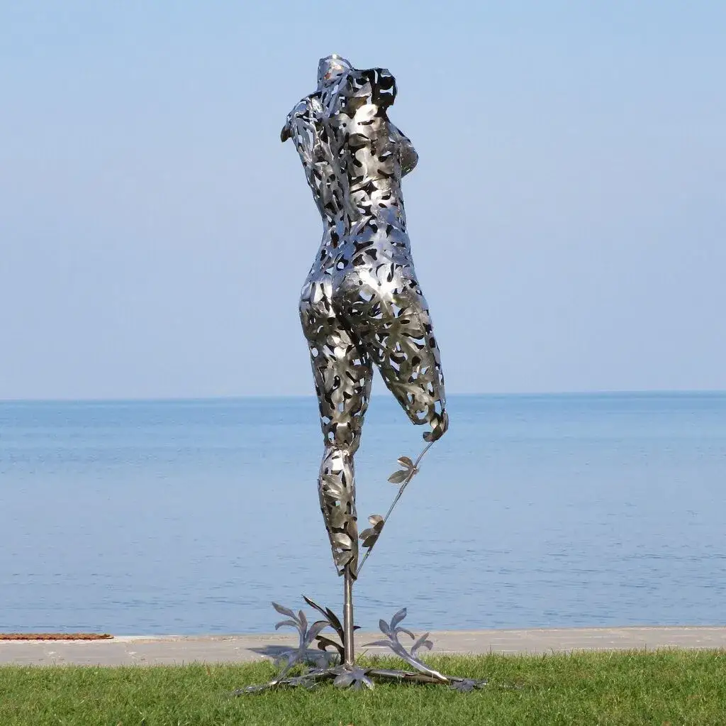 Große Metallskulpturen: Finden, Planen & Pflegen | Ihr Guide