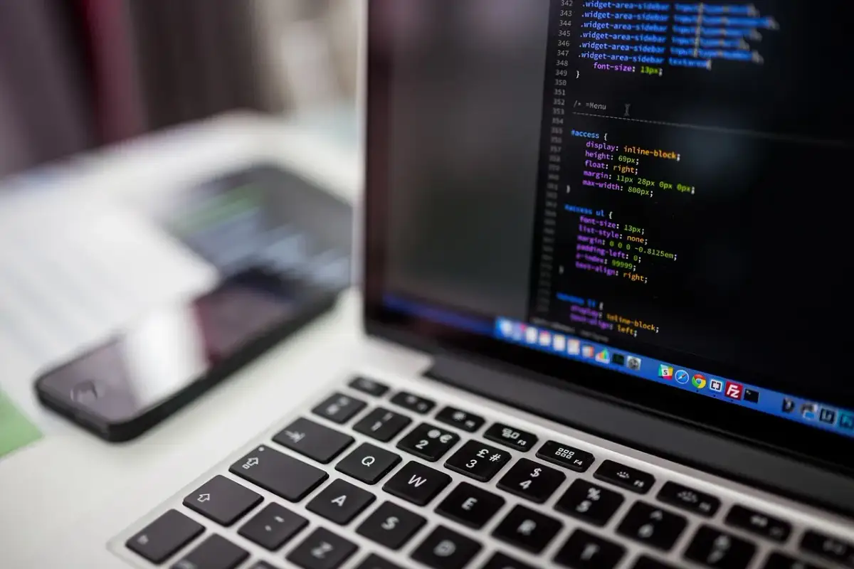 Łączenie CSS z HTML: Zewnętrzny, wewnętrzny, inline wybierz mądrze!