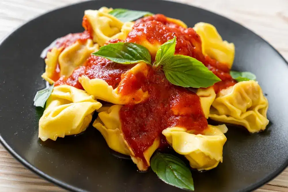 Tortellini: Odkryj sekrety włoskich pierożków i zachwyć smakiem