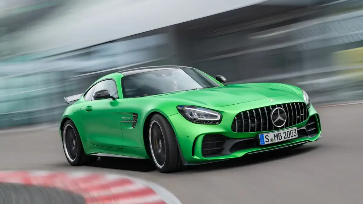 Mercedes AMG GT R – moc, osiągi i porównania z innymi modelami