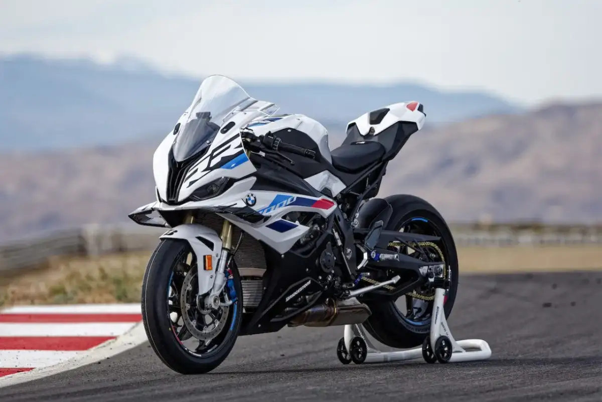 BMW S 1000 S - kompleksowy przegląd i ocena wydajności motocykla