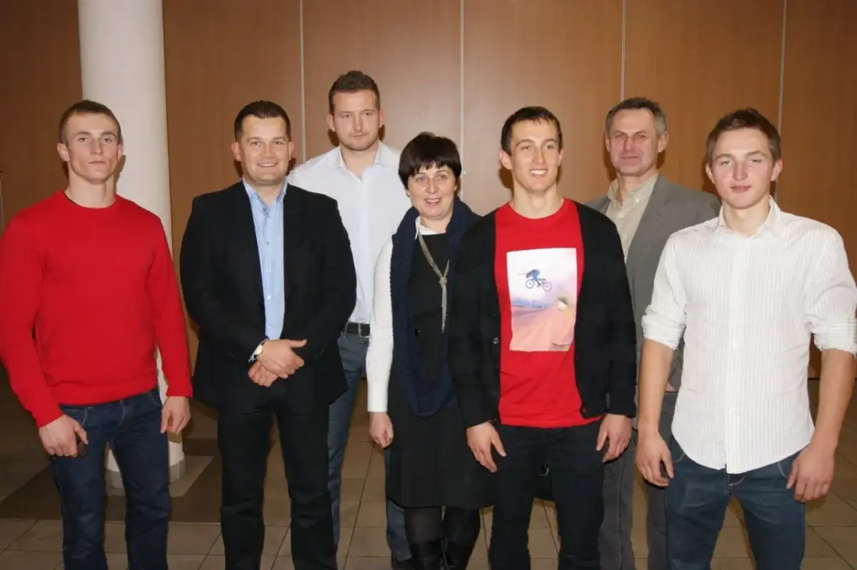 Zawisza Bydgoszcz kajakarstwo: Od naboru po olimpijskie podium!