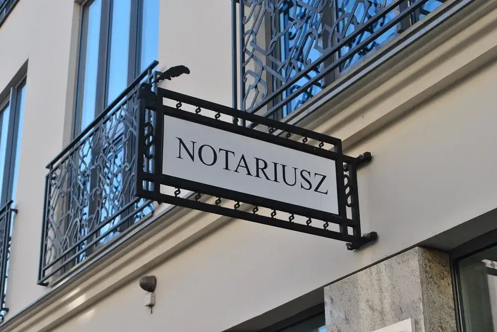 Kto płaci za notariusza przy wynajmie mieszkania? Zaskakujące fakty