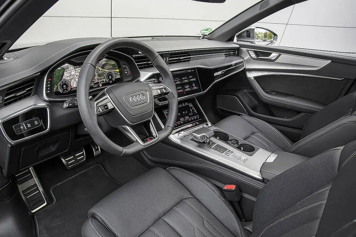 Luksusowe wnętrze Audi A6 C8: komfort i technologia w jednym