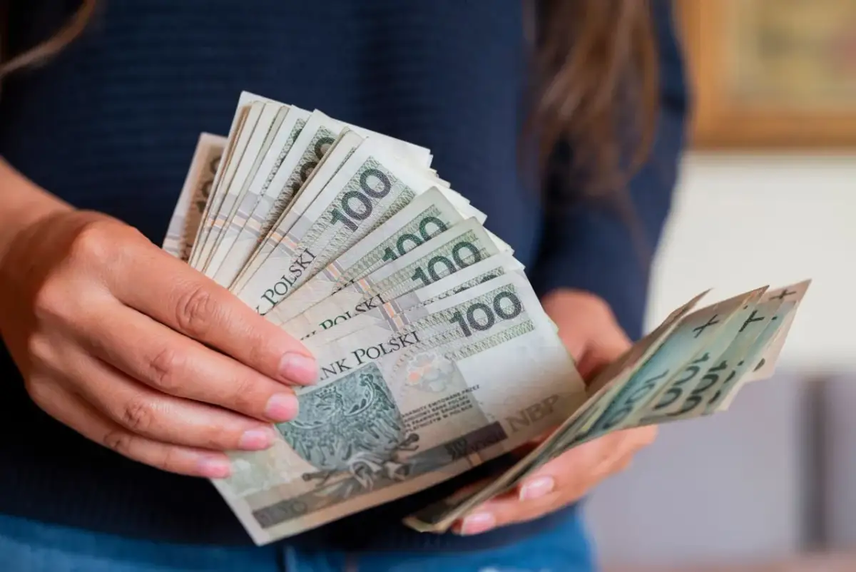 Zaliczka czy zadatek? Kluczowe różnice i jak chronić pieniądze