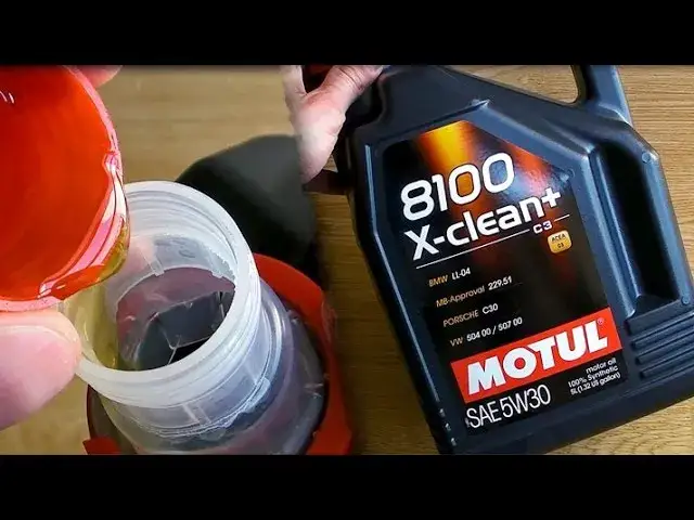 Motul 5W-30: Jak wybrać oryginał i chronić silnik? Poradnik